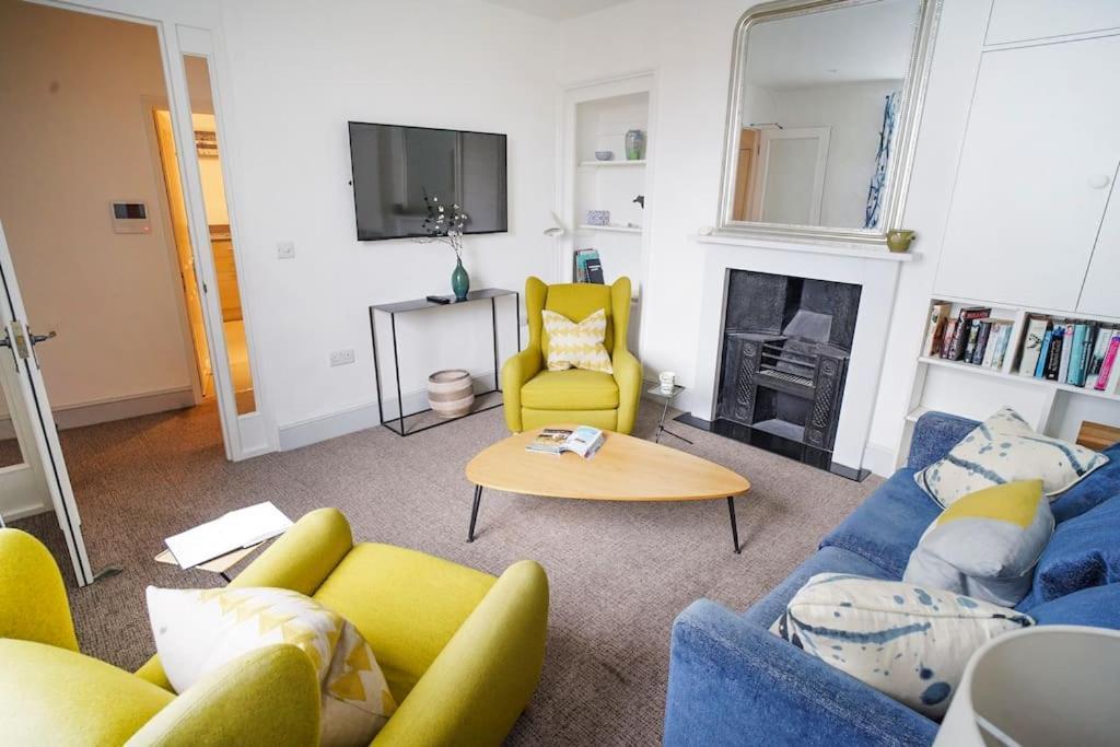 Paskins, Cowes - Sleeps 4 - 2 Bed - 2 Bath - Central Location מראה חיצוני תמונה